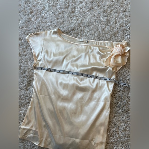 Vidussa off-white cream satin short sleeve off the shoulder top size small NWT - Picture 7 of 9